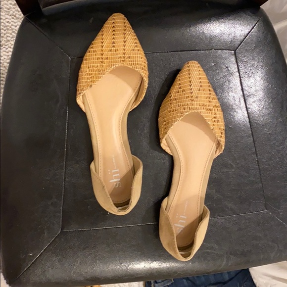 Flats - Picture 1 of 3